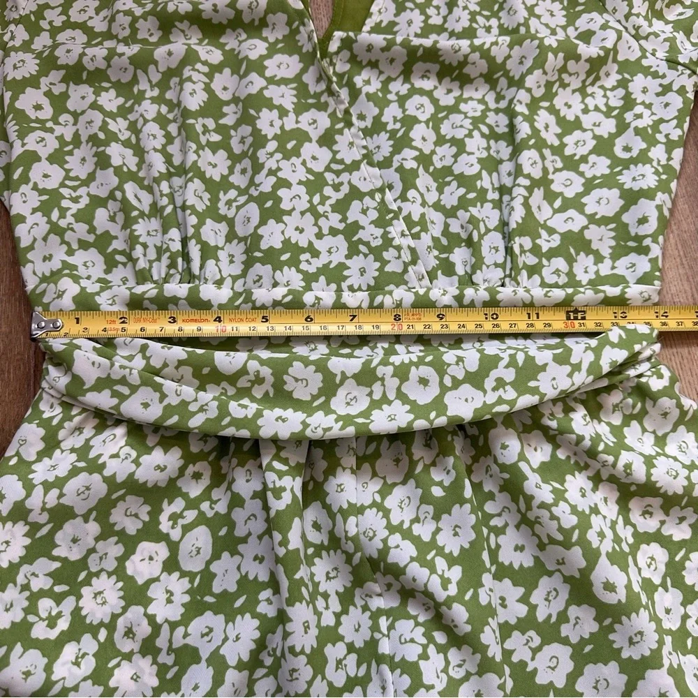 Heartloom Revolve Emory Floral Romper Size Small